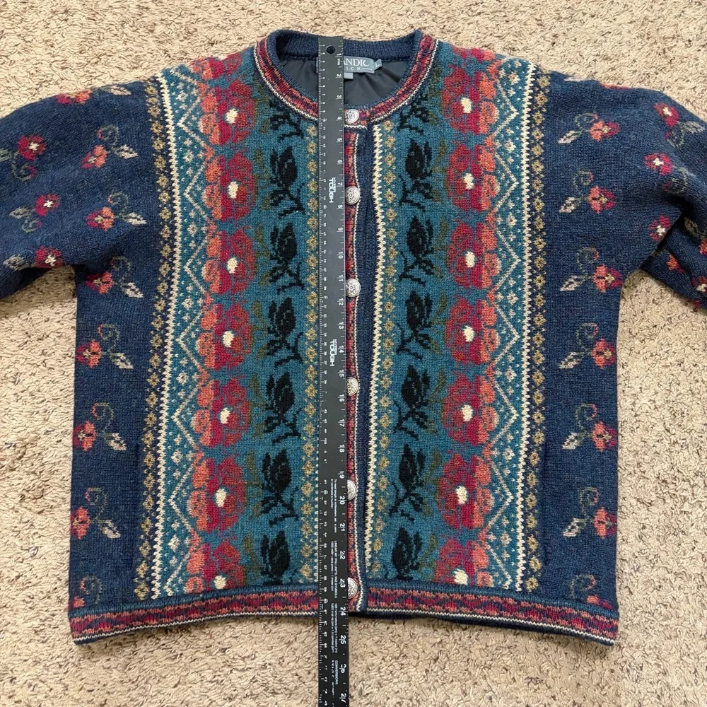 Icelandic Design Wool Cardigan Sweater Floral Buttons Women's Size L - Picture 6 of 7